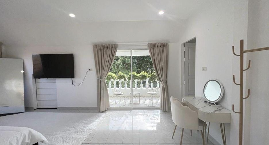 For rent 4 bedrooms villa in Mueang Phuket, Phuket