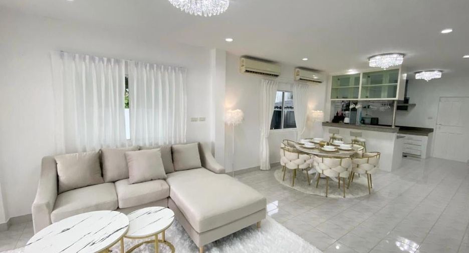 For rent 4 bedrooms villa in Mueang Phuket, Phuket