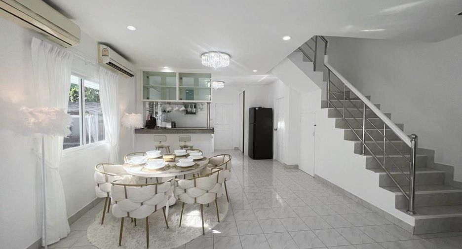 For rent 4 bedrooms villa in Mueang Phuket, Phuket