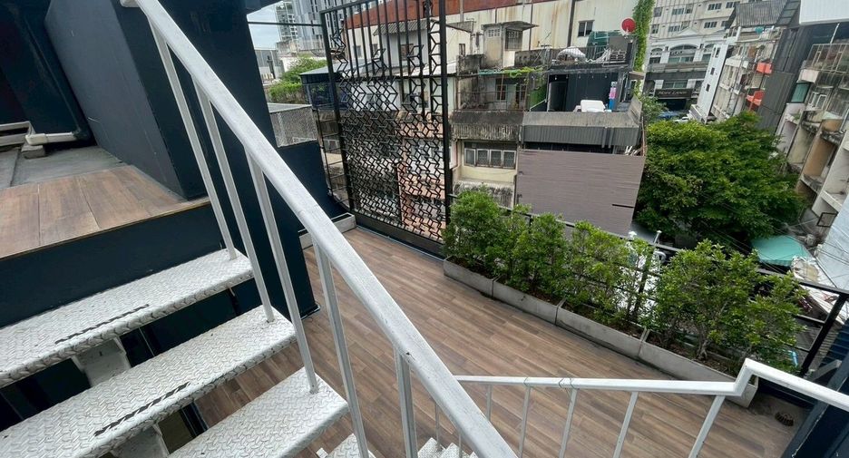 Gewerbefläche zur Miete in Phra Khanong, Bangkok