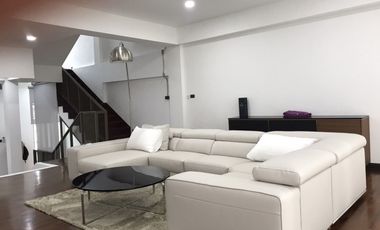 For sale and for rent 3 bedrooms townhouse in Watthana, Bangkok