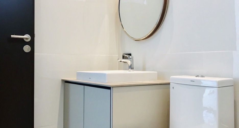 For sale and for rent 3 bedrooms townhouse in Watthana, Bangkok