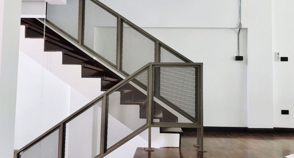 For sale and for rent 3 bedrooms townhouse in Watthana, Bangkok