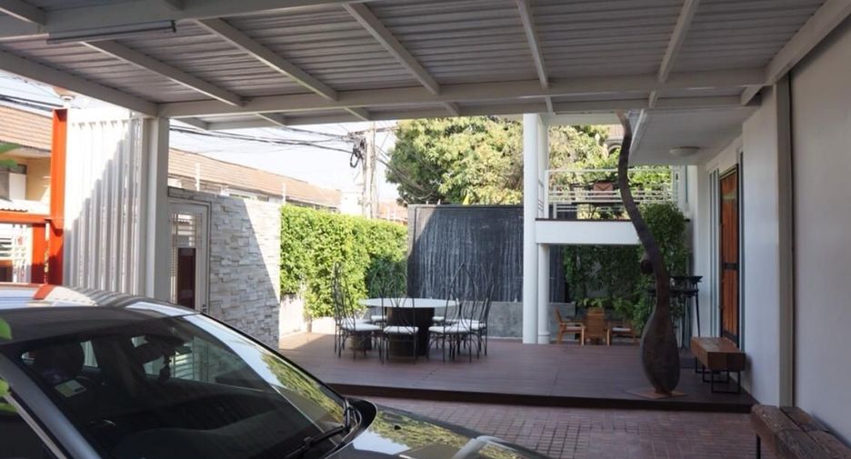 For sale 4 bedrooms house in Din Daeng, Bangkok