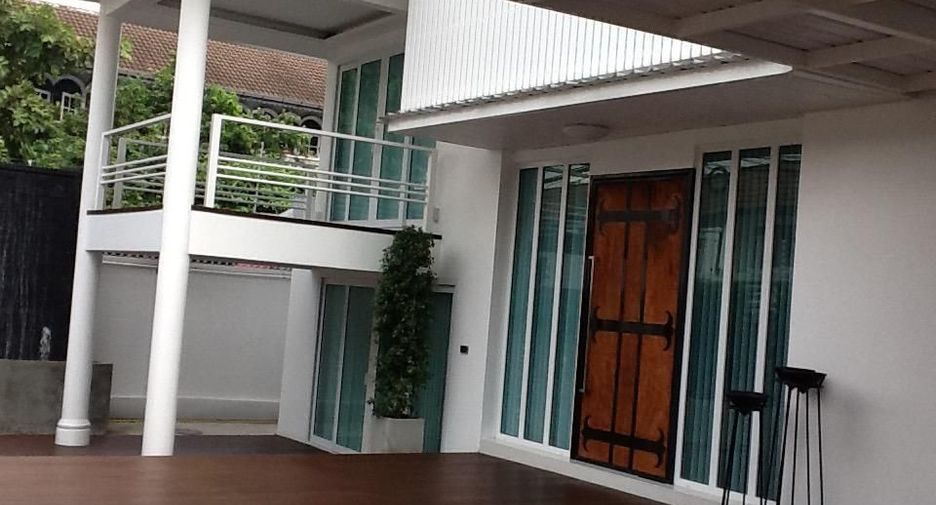 For sale 4 bedrooms house in Din Daeng, Bangkok