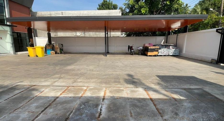 Oficina en venta y en alquiler de 2 habitaciones en Bang Khae, Bangkok