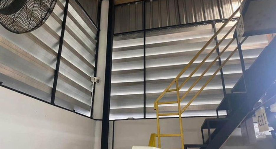 Oficina en venta y en alquiler de 2 habitaciones en Bang Khae, Bangkok