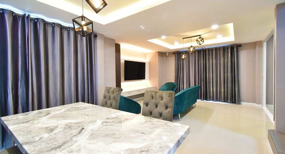 出租 3 卧室 独立屋 在 Bang Lamung, Chon Buri