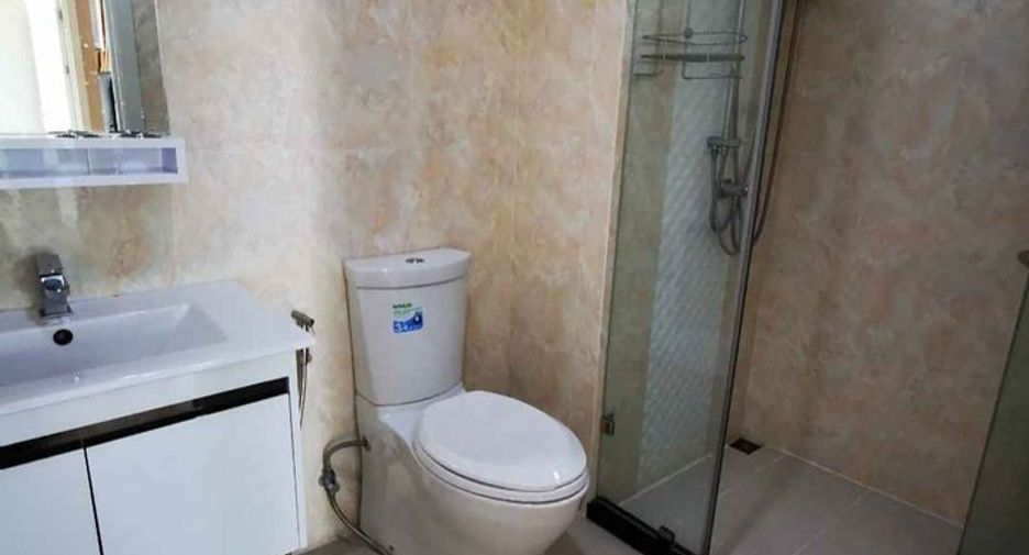For rent 2 ベッドルーム condo in Phra Khanong, Bangkok
