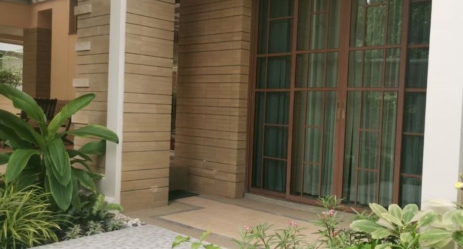 For rent 3 bedrooms house in Suan Luang, Bangkok