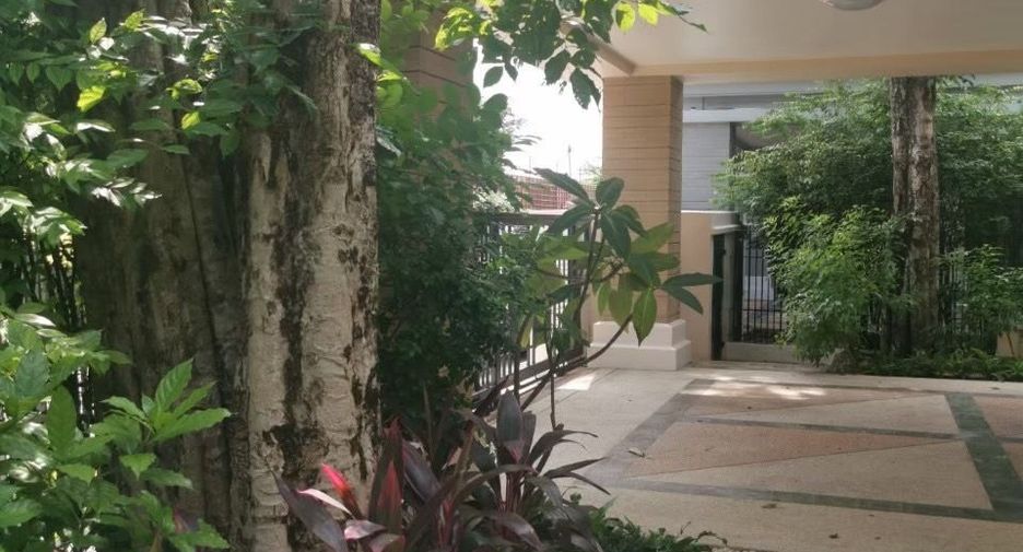 For rent 3 bedrooms house in Suan Luang, Bangkok