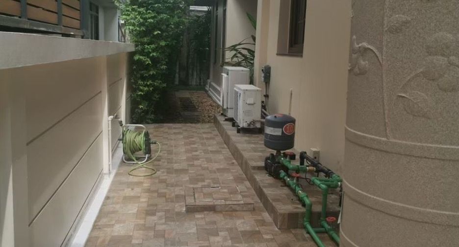 For rent 3 bedrooms house in Suan Luang, Bangkok