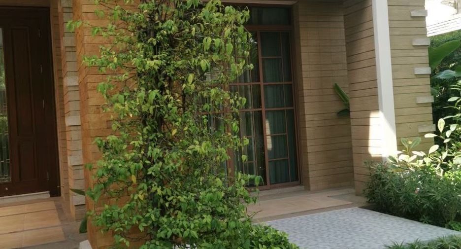 For rent 3 bedrooms house in Suan Luang, Bangkok