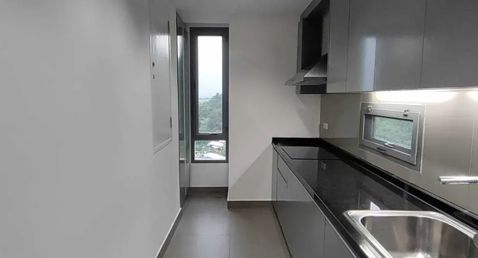 For rent 2 bedrooms apartment in Si Racha, Chonburi