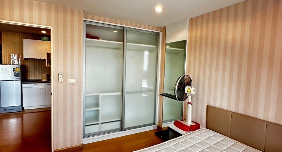 For sale 1 bed condo in Watthana, Bangkok