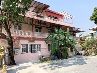 For sale 6 bedrooms house in Bang Phlat, Bangkok