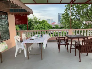 Haus zum Kauf mit 6 Zimmer in Bang Phlat, Bangkok