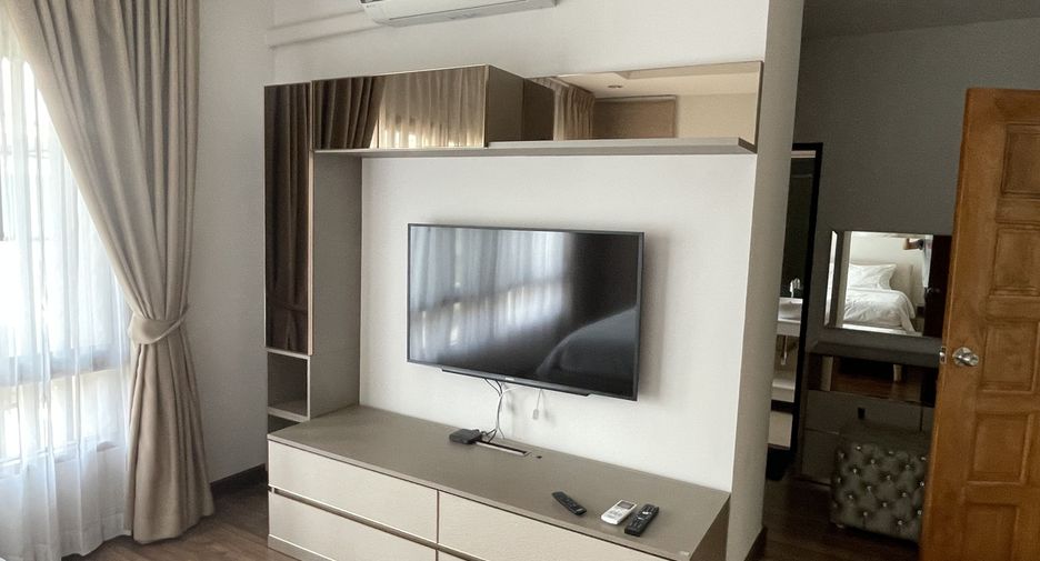 For sale 3 bedrooms house in Si Racha, Chonburi