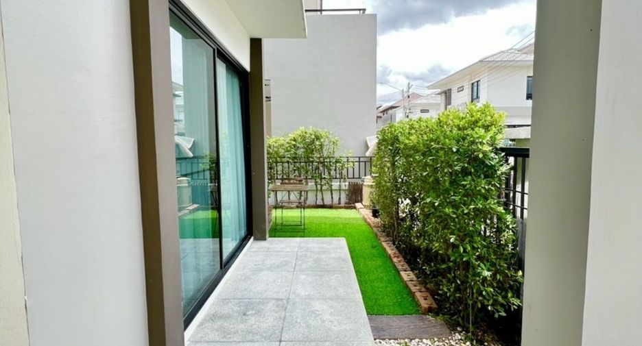 For sale 3 bedrooms house in Si Racha, Chonburi