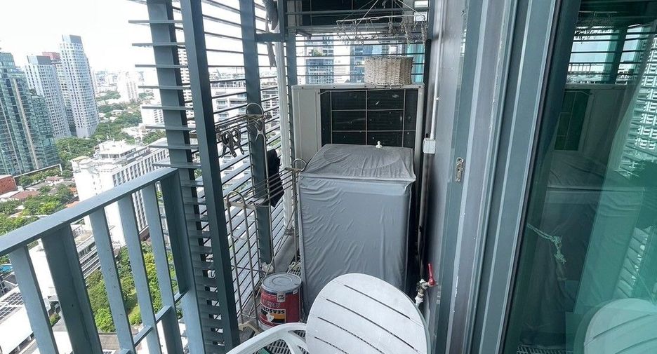 For rent 2 bedrooms condo in Khlong Toei, Bangkok