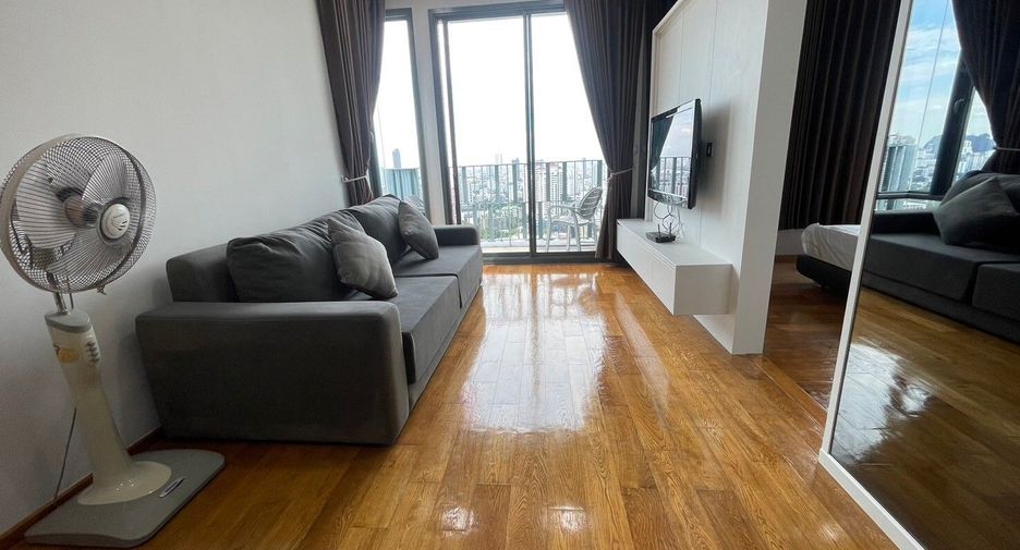 For rent 2 bedrooms condo in Khlong Toei, Bangkok