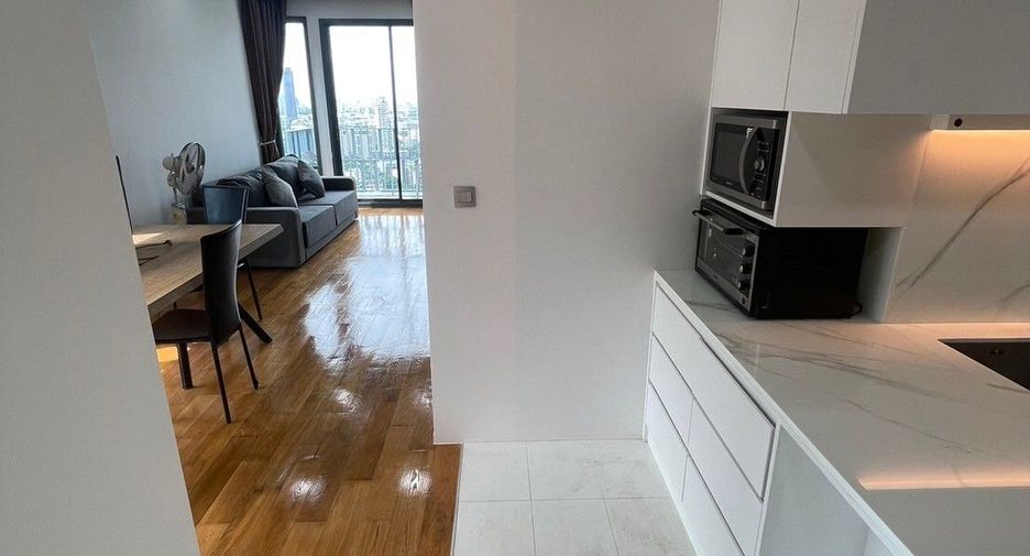 For rent 2 bedrooms condo in Khlong Toei, Bangkok