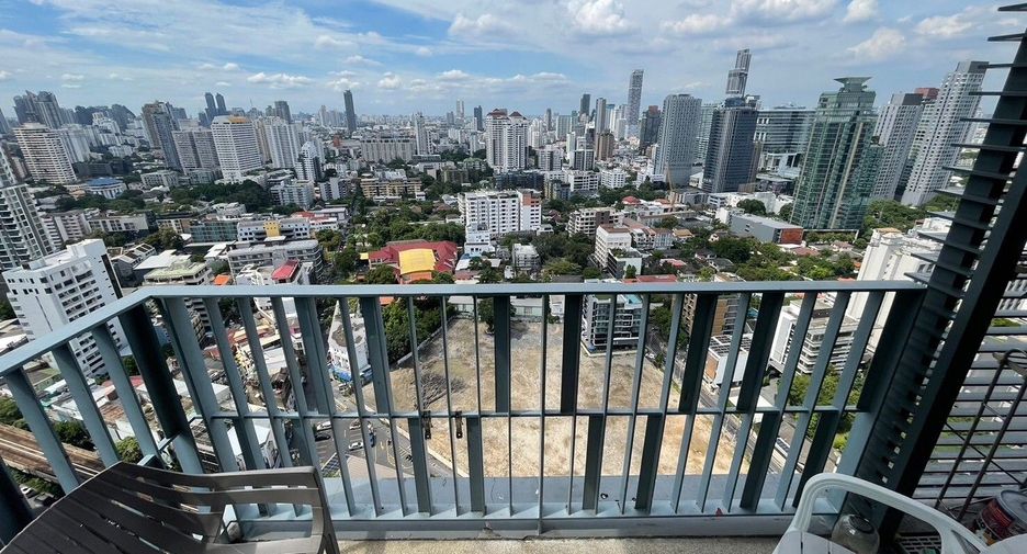 For rent 2 bedrooms condo in Khlong Toei, Bangkok