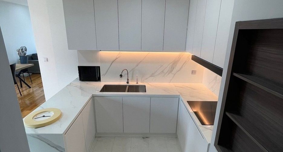 For rent 2 bedrooms condo in Khlong Toei, Bangkok