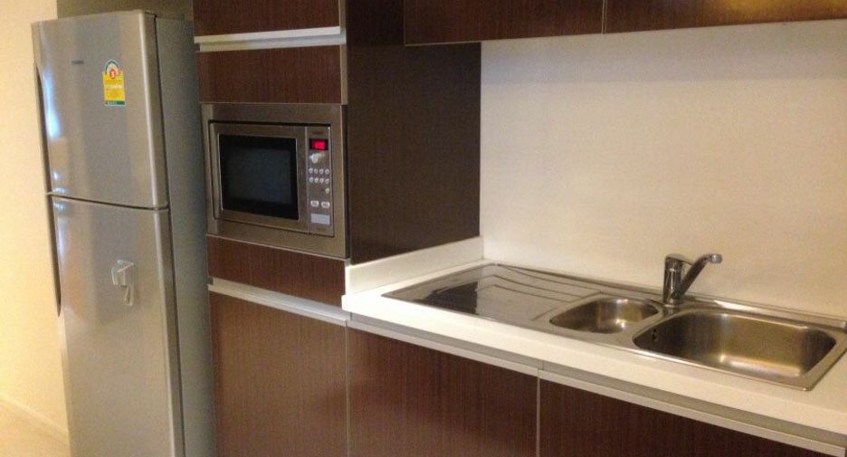 For rent 3 bedrooms apartment in Watthana, Bangkok
