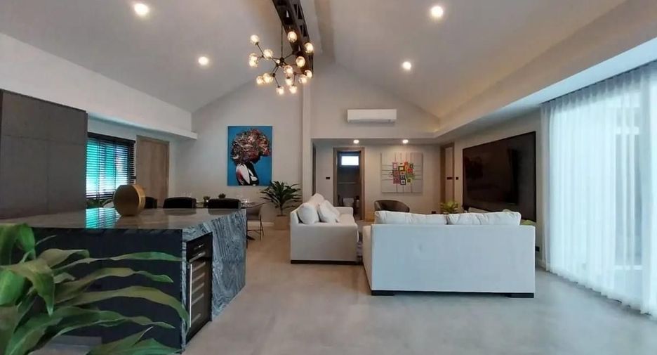 For sale 4 bedrooms villa in Bang Lamung, Chonburi