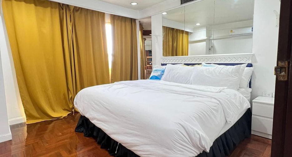 For rent 2 bedrooms condo in Watthana, Bangkok