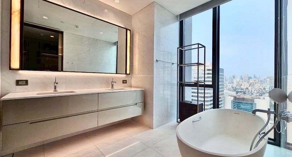 À louer 5 chambres condo à Pathum Wan, Bangkok