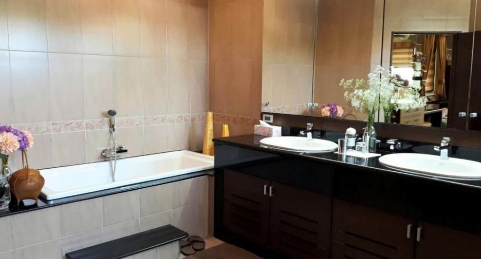 À vendre 4 chambres maison à Bang Lamung, Chonburi