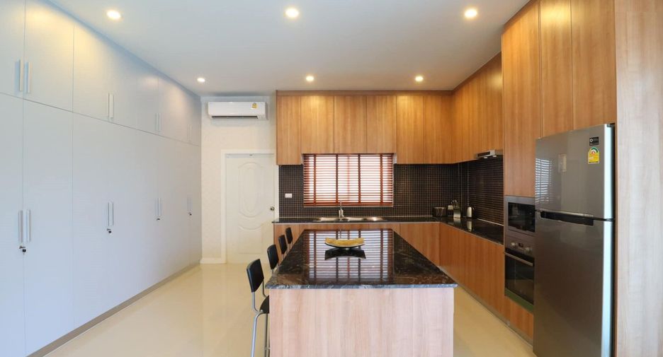 For sale and for rent 3 bedrooms villa in Bang Lamung, Chonburi