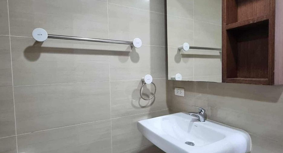 For sale studio condo in Bang Na, Bangkok