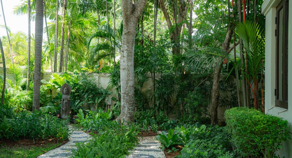 Villa zum Kauf und zur Miete mit 5 Zimmer in Thalang, Phuket