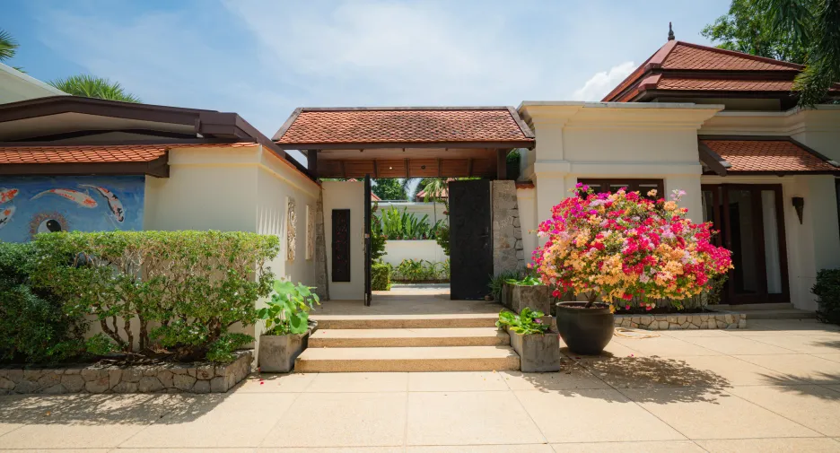 Villa zum Kauf und zur Miete mit 5 Zimmer in Thalang, Phuket