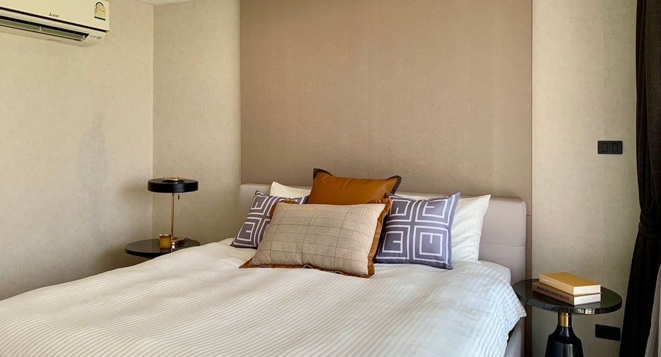 For rent 2 bedrooms apartment in Watthana, Bangkok