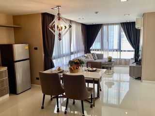 For rent 2 bedrooms apartment in Watthana, Bangkok
