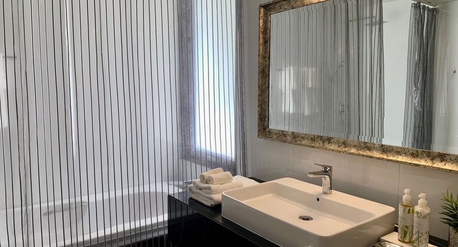 For rent 2 bedrooms apartment in Watthana, Bangkok