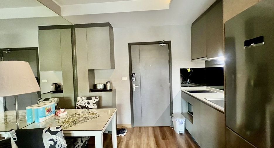 Condo en alquiler de 1 habitaciones en Phra Khanong, Bangkok