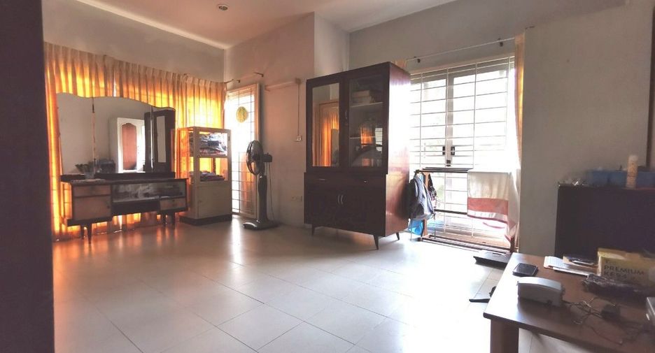 出售 4 卧室 独立屋 在 Bangkok Yai, 曼谷