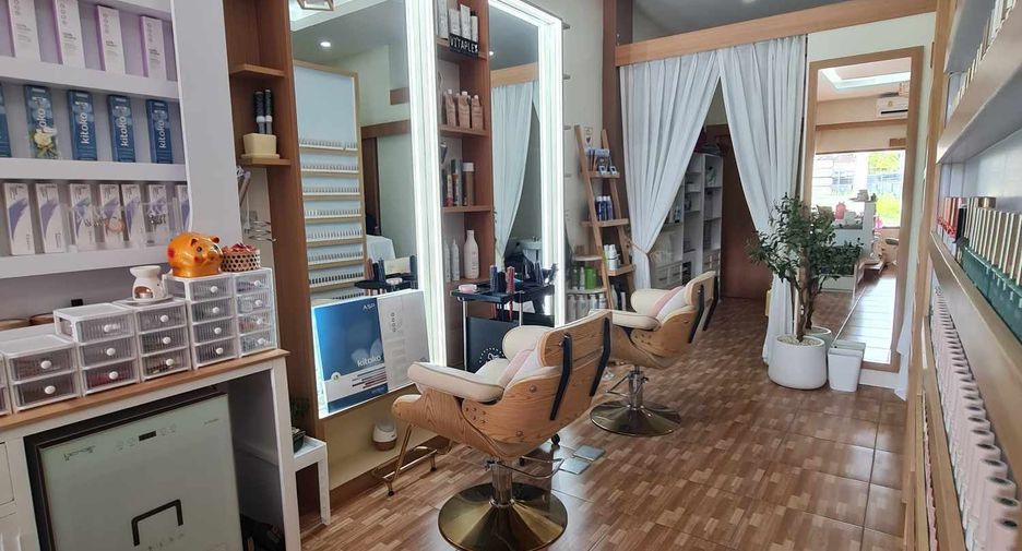Gewerbefläche zum Kauf mit 3 Zimmer in Bang Lamung, Chonburi