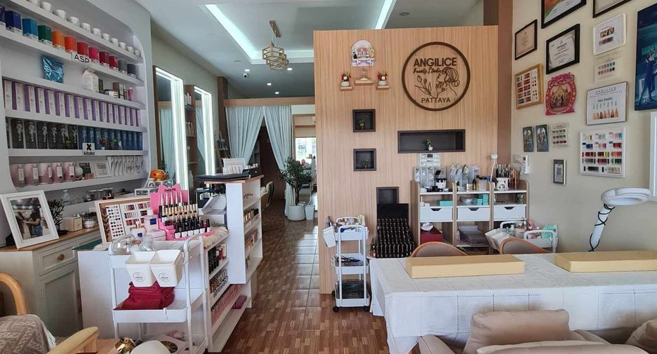 Gewerbefläche zum Kauf mit 3 Zimmer in Bang Lamung, Chonburi