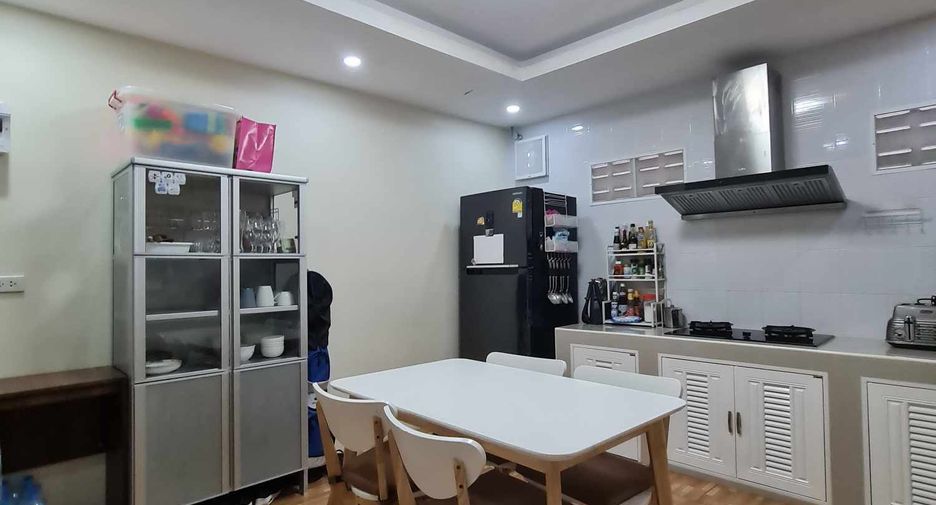 Gewerbefläche zum Kauf mit 3 Zimmer in Bang Lamung, Chonburi