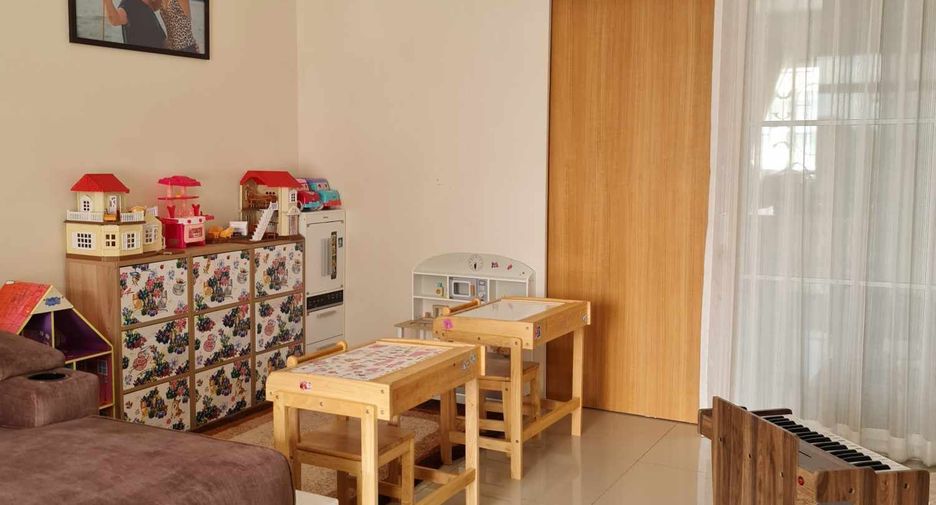 Gewerbefläche zum Kauf mit 3 Zimmer in Bang Lamung, Chonburi