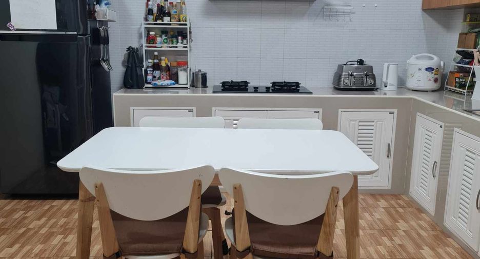 Gewerbefläche zum Kauf mit 3 Zimmer in Bang Lamung, Chonburi