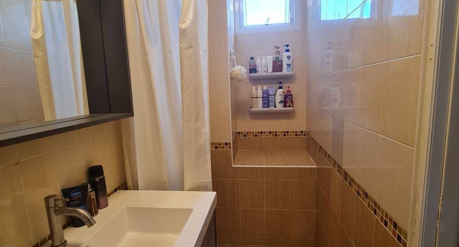 Gewerbefläche zum Kauf mit 3 Zimmer in Bang Lamung, Chonburi