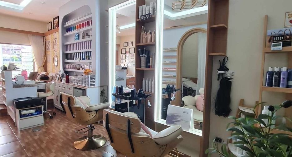 Gewerbefläche zum Kauf mit 3 Zimmer in Bang Lamung, Chonburi