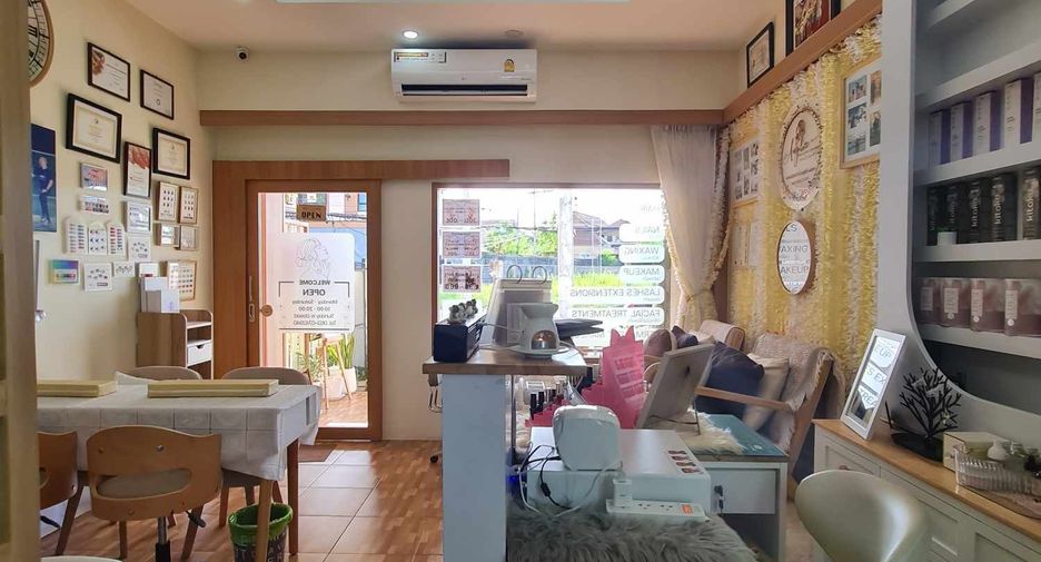 Gewerbefläche zum Kauf mit 3 Zimmer in Bang Lamung, Chonburi